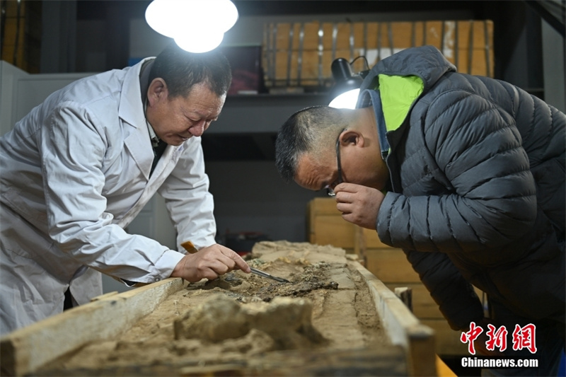 Китайские специалисты исследуют комплекс захоронений более 2 тысячелетней давности