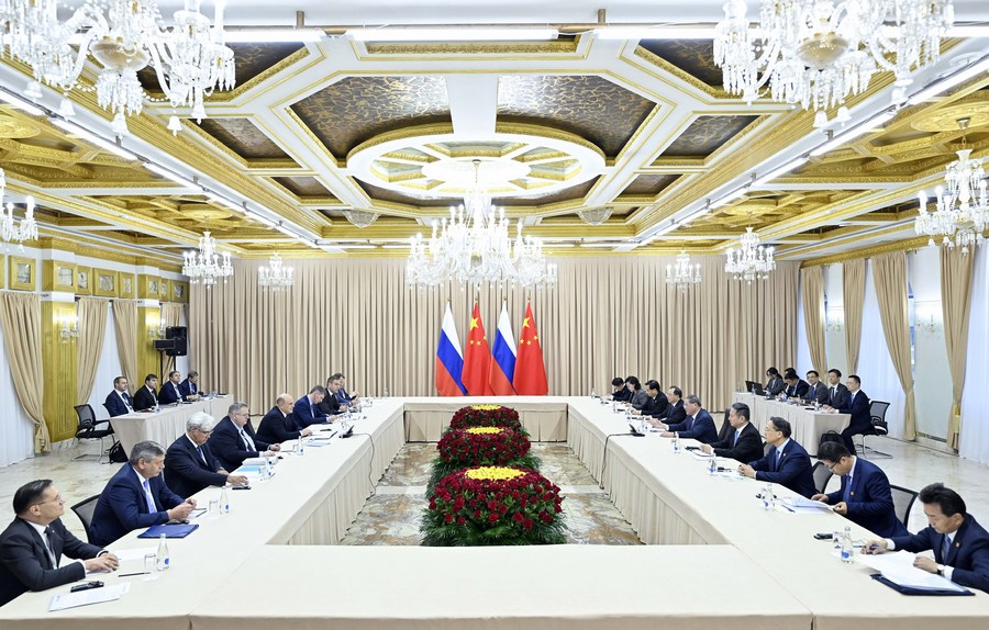 Китайско-российское сотрудничество не направлено против какой-либо третьей стороны -- Ли Цян