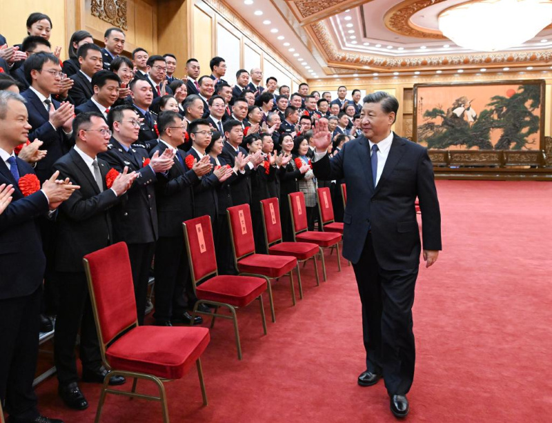 Си Цзиньпин призвал приложить больше усилий для продвижения строительства "спокойного Китая"