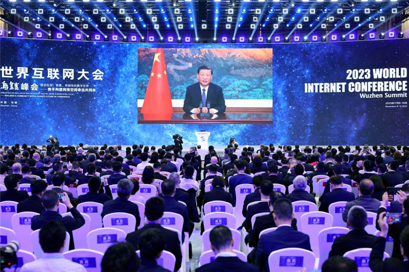 Си Цзиньпин призвал прилагать усилия для того, чтобы интернет принес больше пользы народам всех стран мира