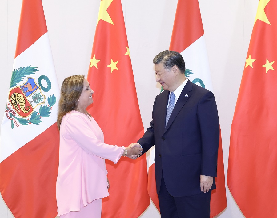 Си Цзиньпин призвал к созданию новых точек роста для китайско-перуанского сотрудничества в сферах цифровой экономики и зеленого развития