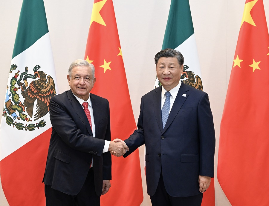 Си Цзиньпин призвал к расширению китайско-мексиканского сотрудничества в сферах финансов и электромобилей