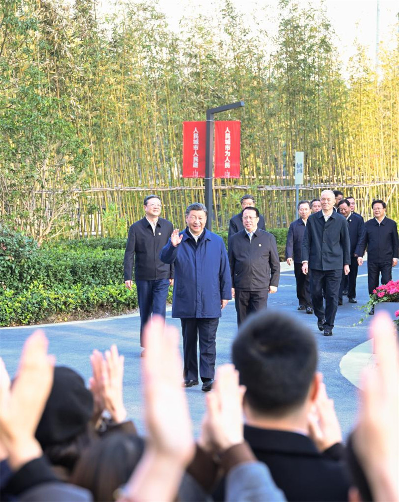 Си Цзиньпин совершил инспекционную поездку в Шанхай