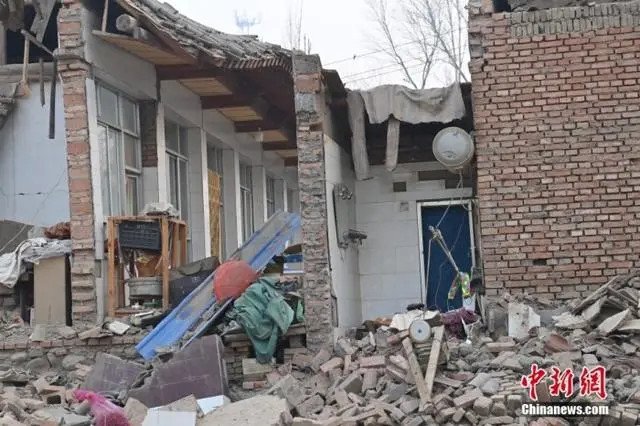 Число погибших в результате землетрясения в китайских провинциях Ганьсу и Цинхай возросло до 127 человек