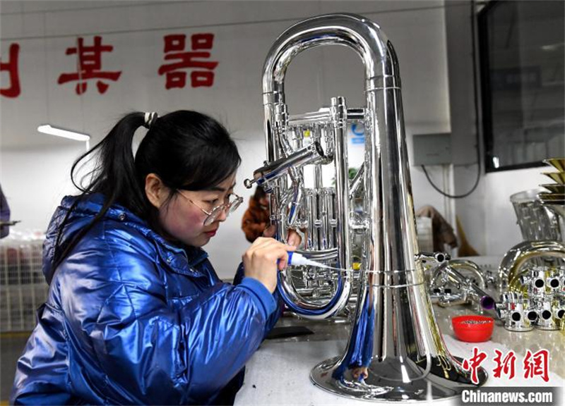 Хэбэйские музыкальные инструменты из смолы пользуются популярностью в Китае и за рубежом