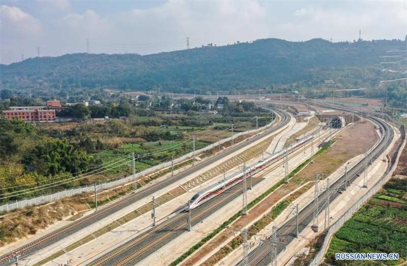 Открыто движение по высокоскоростной железной дороге Чэнду-Цзыгун-Ибинь