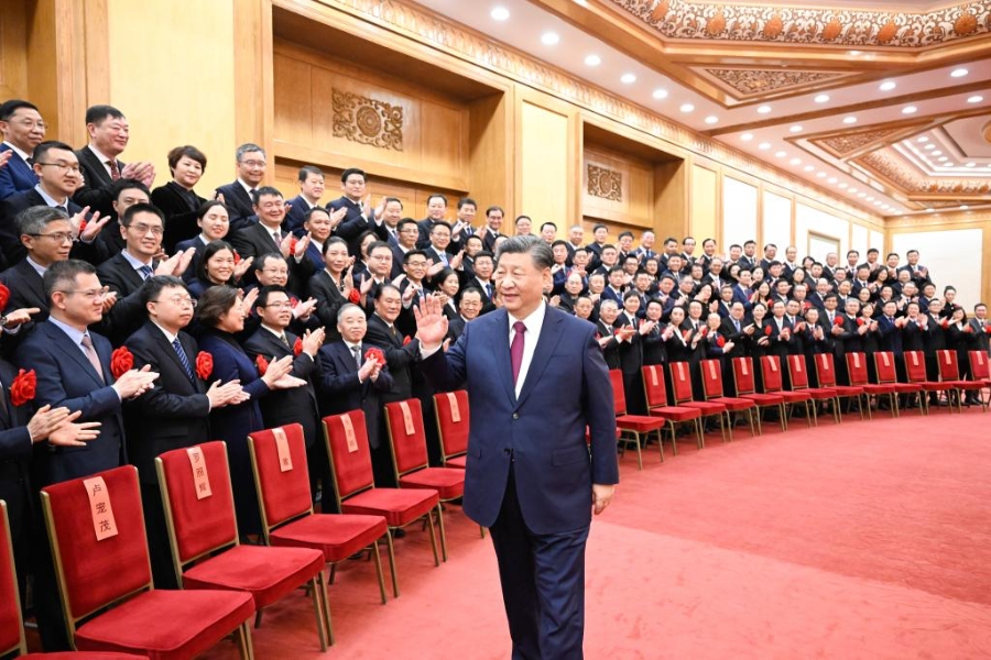 Си Цзиньпин встретился с представителями китайских медбригад на мероприятии, посвященном 60-летию отправки первой международной медбригады из Китая