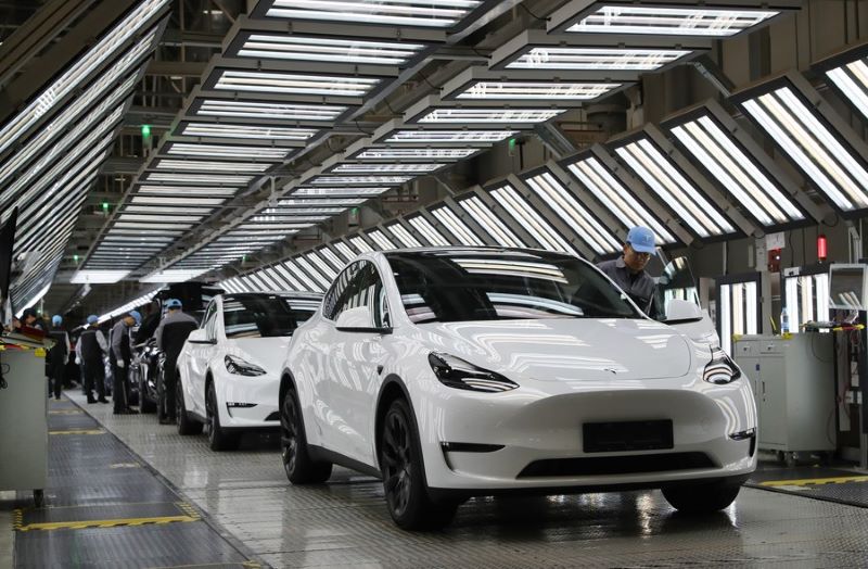 Автогигант Tesla отзовет в Китае более 1,6 млн автомобилей