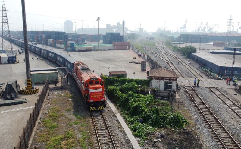 В регионе Пекин-Тяньцзинь-Хэбэй увеличилось количество грузовых поездов по маршрутам Китай-Европа