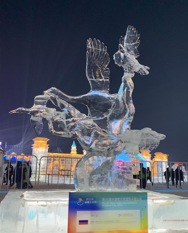 Ледяных дел мастера из России заняли все призовые места на конкурсе ледовых скульптур в Харбине