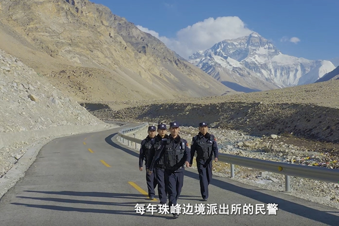 Выше только небо: самый высокогорный полицейский участок в Китае