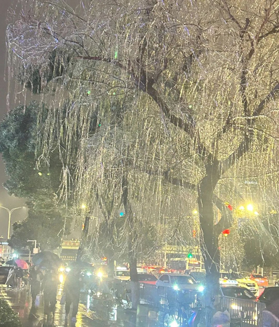 На юге Китая прошли ледяные дожди