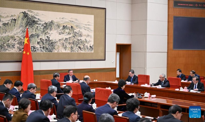 В Госсовете КНР обсудили проект доклада о работе правительства