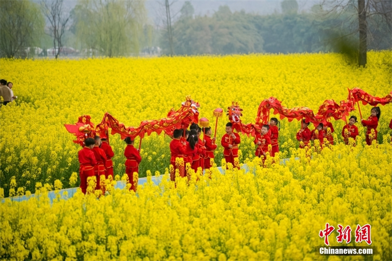 В Китае отмечают праздник «Лунтайтоу»