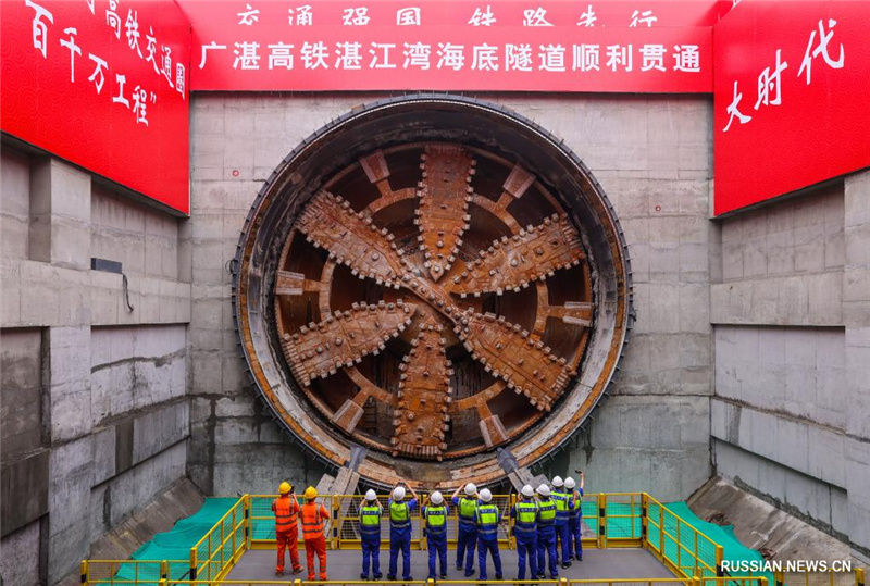 На юге Китая завершилась прокладка подводного туннеля в заливе Чжаньцзян