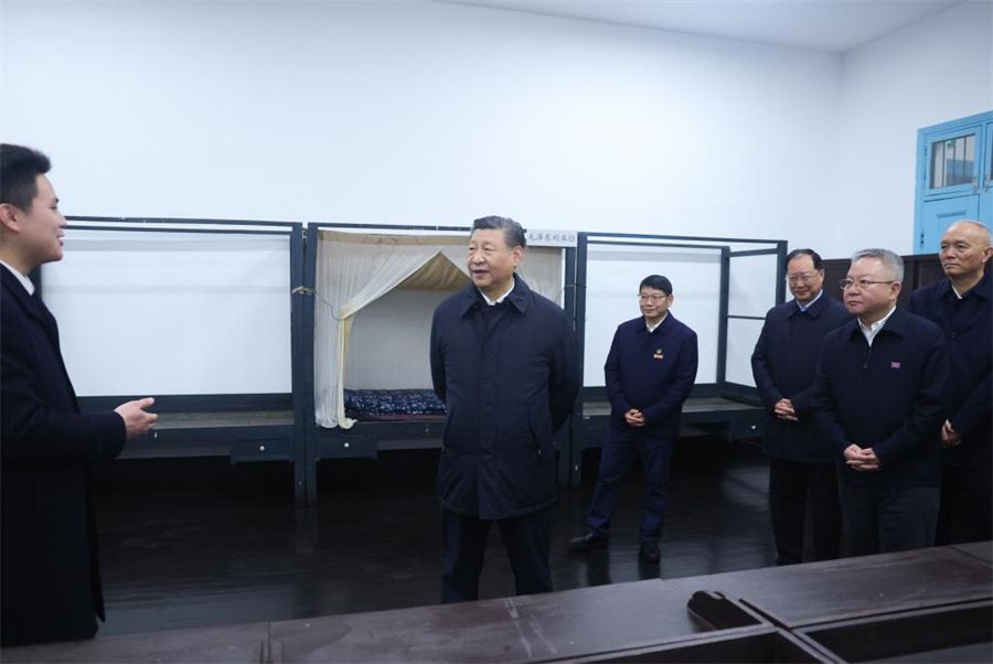 Си Цзиньпин: основная цель обучения в учебных заведениях - ориентировать учащихся на стремление служить Родине
