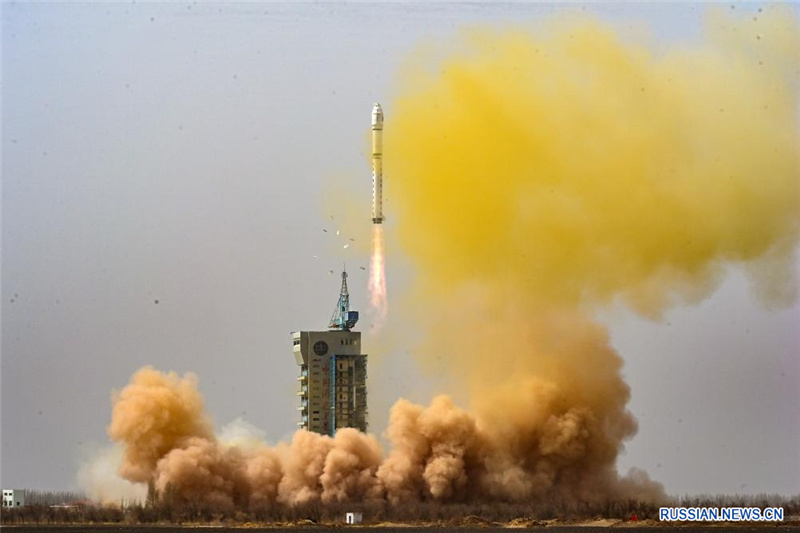 Китай запустил спутники для мониторинга атмосферы и космической среды