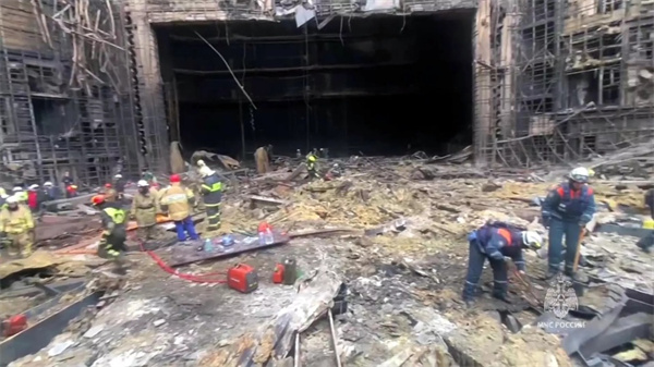 Спасатели завершили разбор завалов в подмосковном концертном зале после теракта -- МЧС России