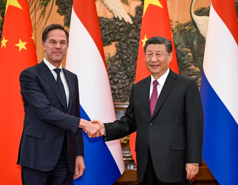Си Цзиньпин провел встречу с премьер-министром Нидерландов