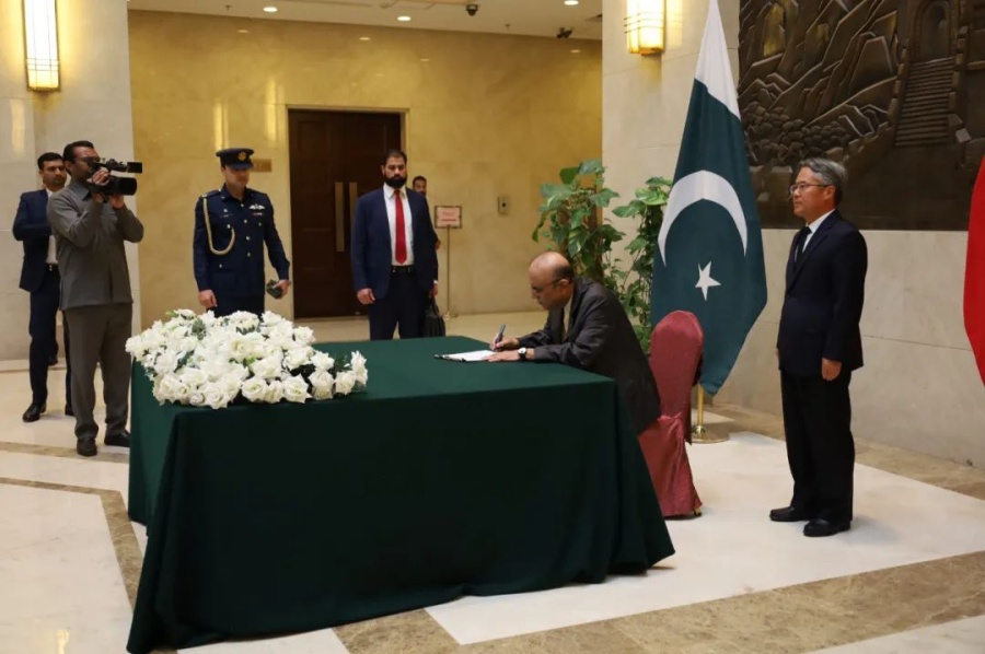 Президент Пакистана выразил соболезнования в связи с гибелью китайских граждан при теракте в провинции Хайбер-Пахтунхва