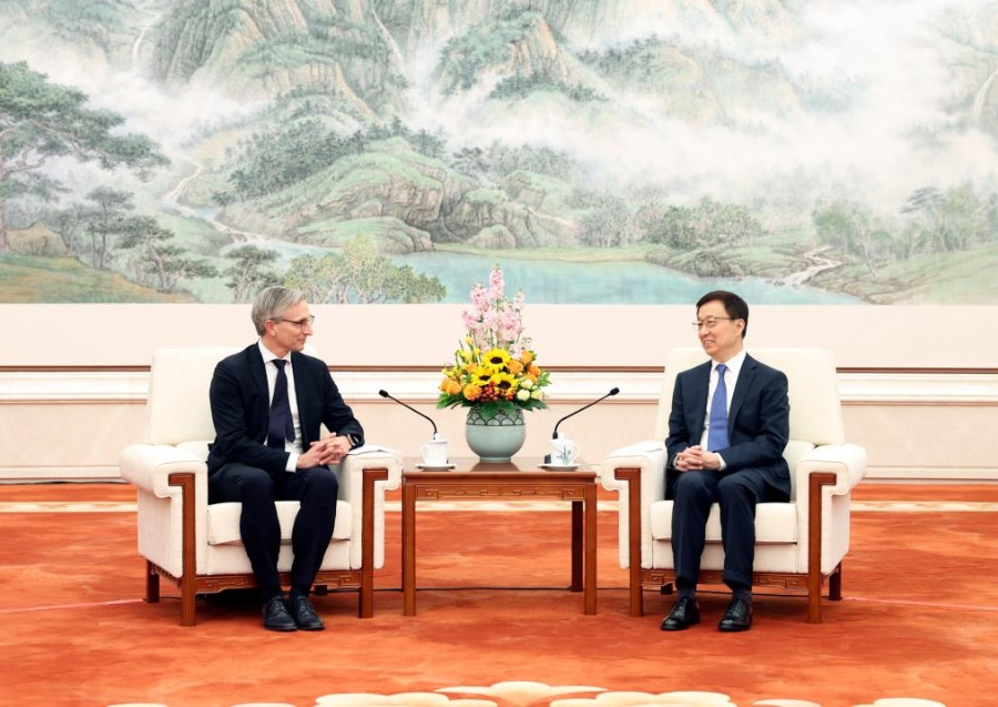 Заместитель председателя КНР встретился с главным исполнительным директором Philips