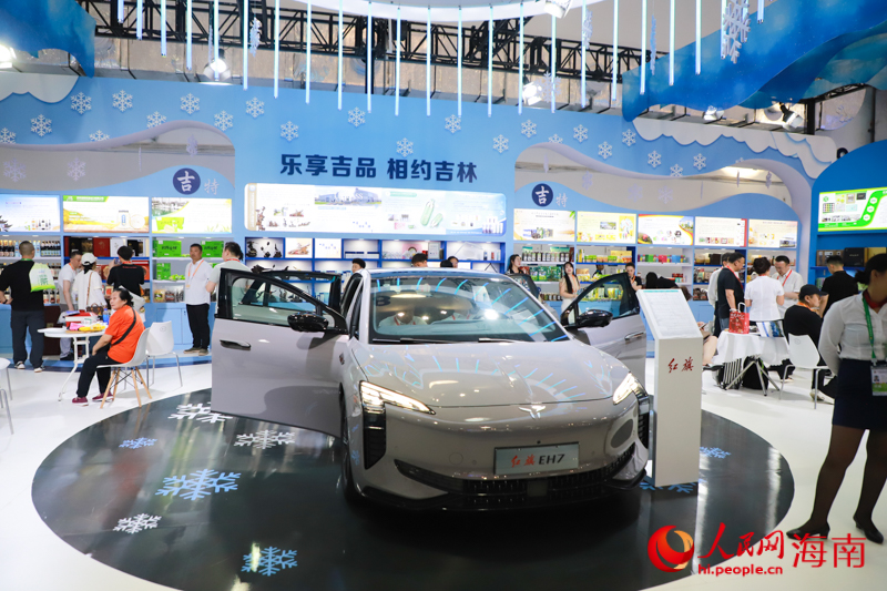 Китайские автомобили представлены на Китайской международной выставке потребительских товаров