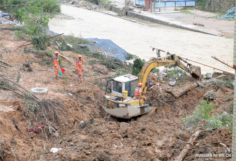 Из-за продолжительных проливных дождей в провинции Гуандун эвакуировано около 110 тыс. жителей