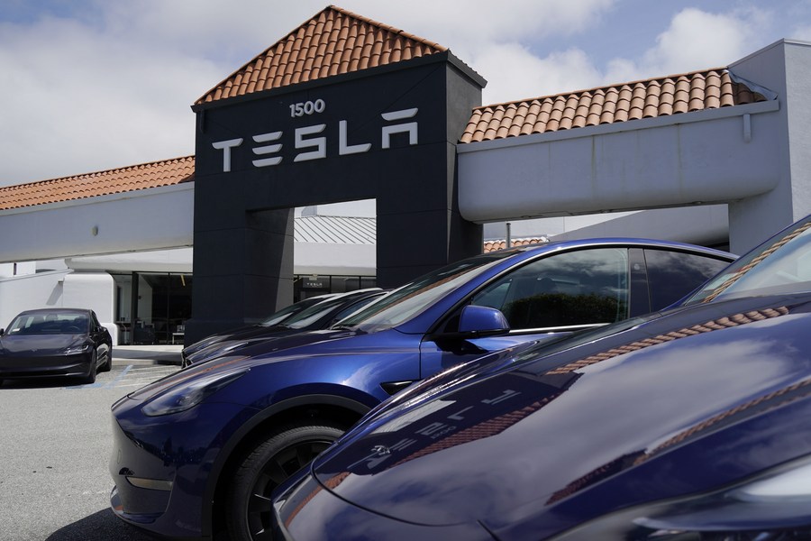 Tesla уволит почти 2,7 тыс. рабочих с завода в американском Техасе