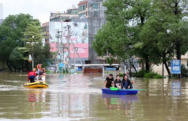 Центральные ведомства Китая выделили средства Цзянси, Гуандуну и ГЧАР на ликвидацию последствий стихийных бедствий
