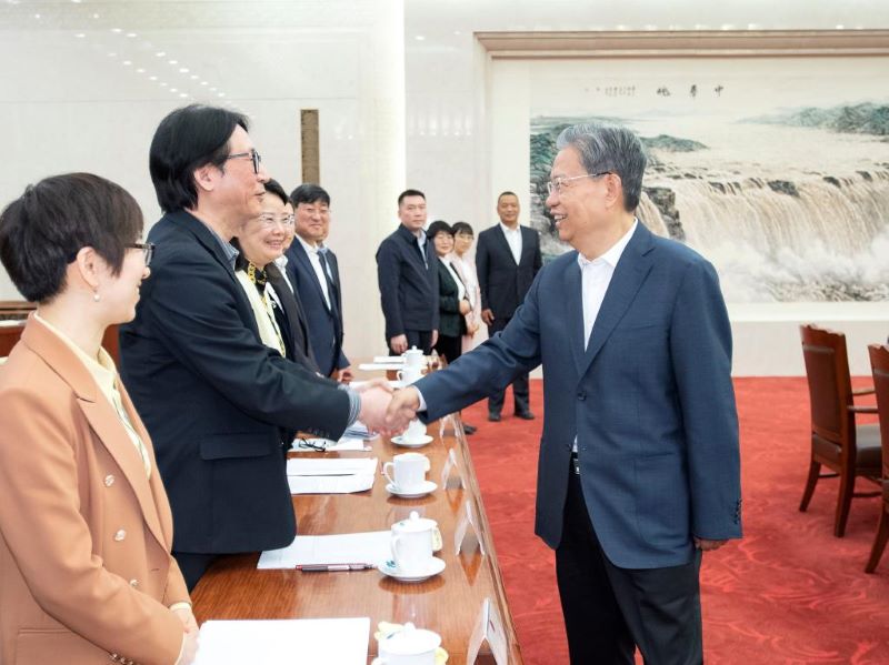 Председатель ПК ВСНП призвал депутатов внести вклад в модернизацию в китайском стиле