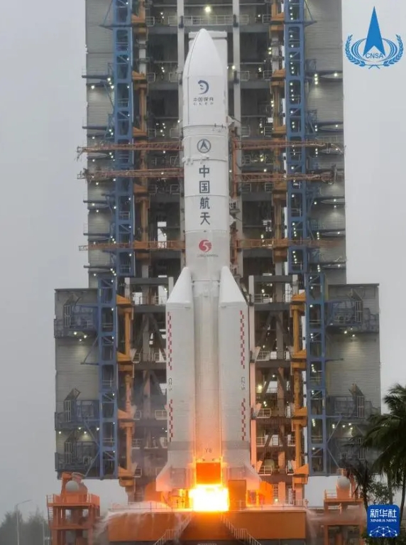 Китай запустил лунный зонд 