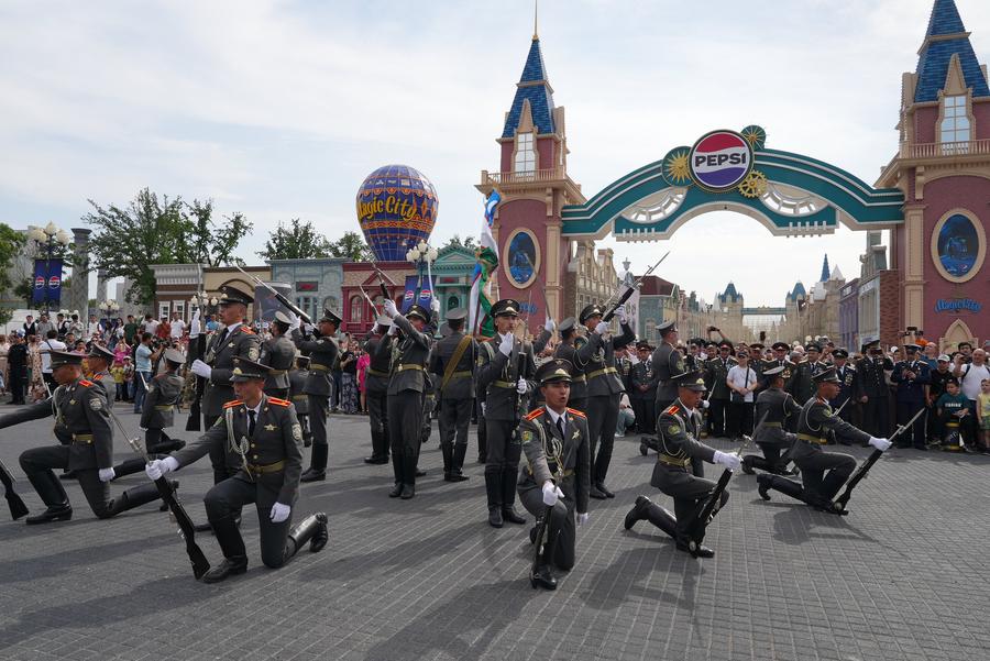 В Ташкенте в честь Дня Победы состоялось шествие воинских частей Министерства обороны