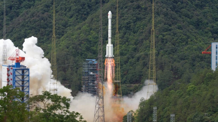 9 мая 2024 года, спутник Smart SkyNet-1 01 был запущен с космодрома Сичан в провинции Сычуань /Юго-Западный Китай/. /Фото: Синьхуа/