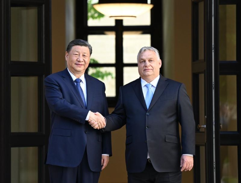 Китай и Венгрия повысили двусторонние отношения до уровня всепогодного всеобъемлющего стратегического партнерства в новую эпоху