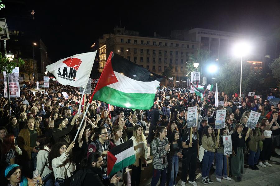Греческие студенты провели акцию в поддержку Палестины