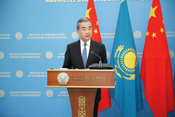 Главы МИД КНР и Казахстана пообещали укреплять межгосударственное сотрудничество
