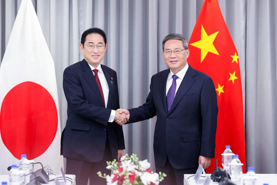 Премьер Госсовета КНР призвал Японию работать в одном направлении с Китаем