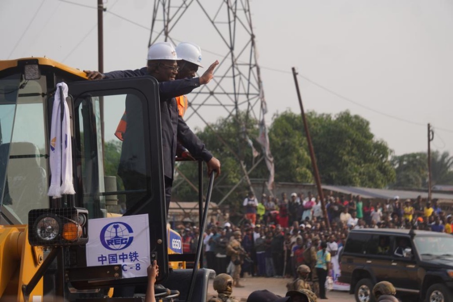 Президент ДРК заложил первый камень в строительство Китаем кольцевых дорог в Киншасе
