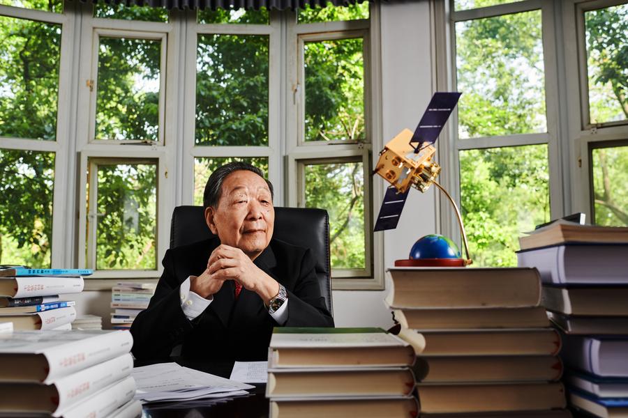 Ли Дэжэнь и Сюэ Цикунь стали лауреатами высшей государственной премии Китая в области науки и техники за 2023 год
