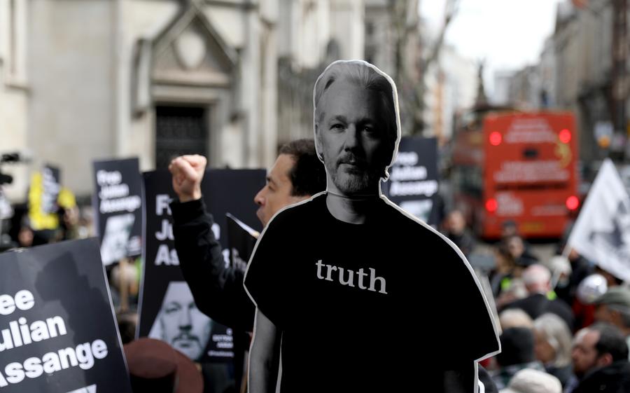 Основатель Wikileaks Дж. Ассанж достиг договоренности о сделке с американским следствием и признает себя виновным