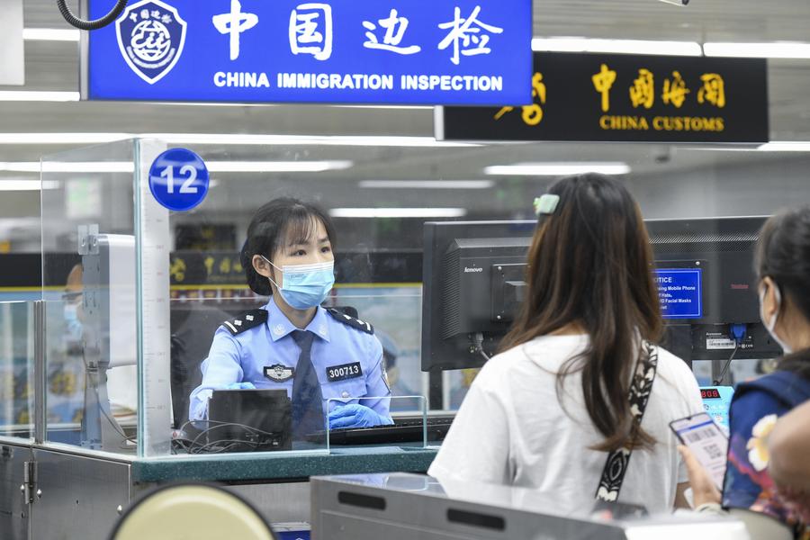 Поездки во внутренние районы Китая станут более удобными для лиц без китайского гражданства, постоянно проживающих в САР Сянган и САР Аомэнь