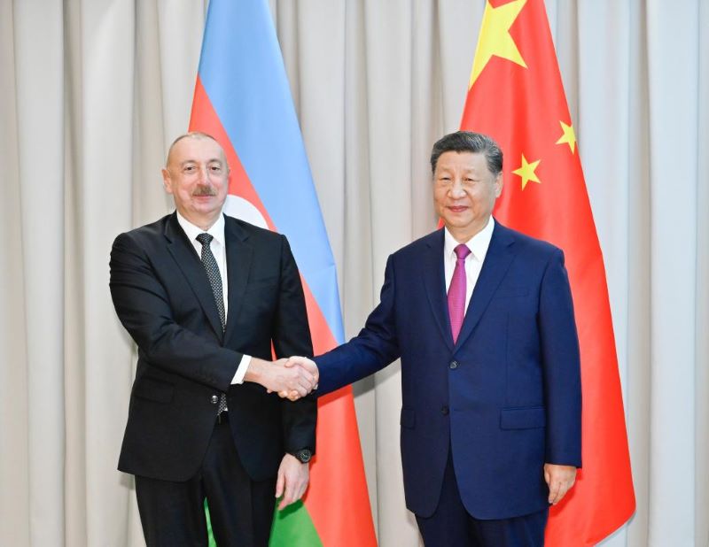 Китай и Азербайджан повышают уровень двусторонних отношений до стратегического партнерства -- Си Цзиньпин