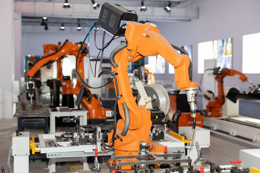 25 мая 2024 года, промышленный робот в интеллектуальной долине компании ASD Robotics в Шанхае на востоке Китая. /Фото: Синьхуа/