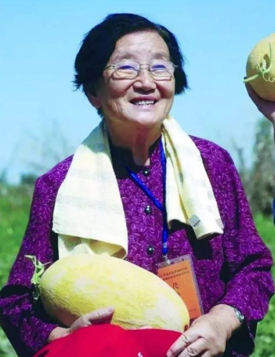 94-летняя академик выращивает бахчевые культуры всю свою жизнь