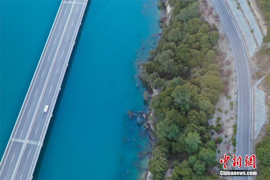 «Самая красивая автомагистраль на воде» в Сицзане