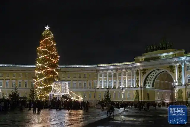 В Санкт-Петербурге начались новогодние торжества