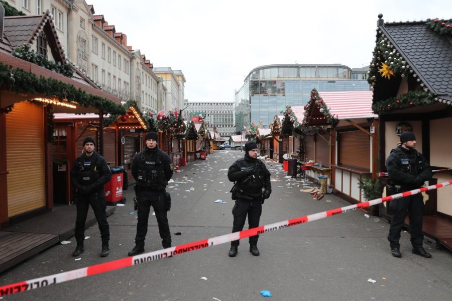 В Германии прошла поминальная служба по жертвам наезда автомобиля на толпу на рождественском рынке