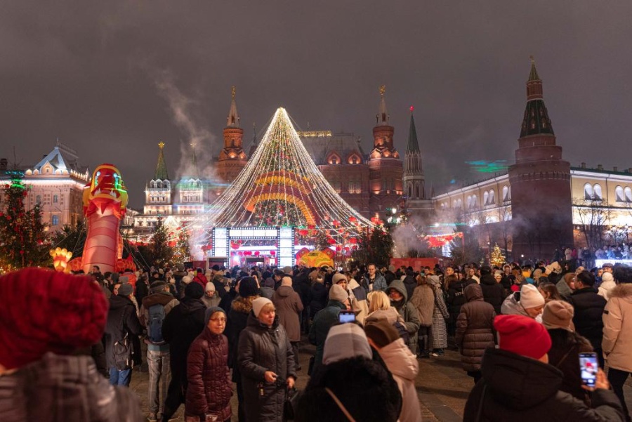 Воссоединение, радость и надежда -- поиск в Москве "ключевых слов" праздника Весны