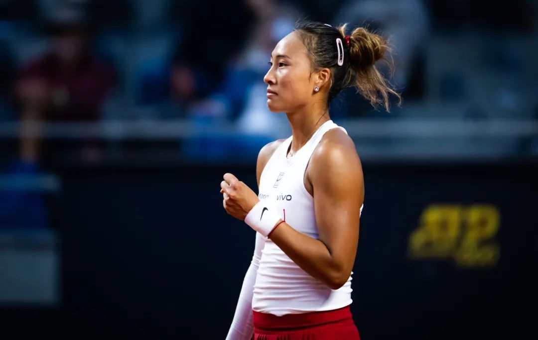 Чжэн Циньвэнь обыграла Арину Соболенко и вышла в полуфинал WTA-1000 в Риме