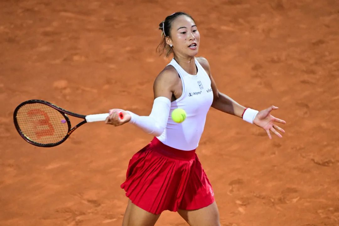 Чжэн Циньвэнь обыграла Арину Соболенко и вышла в полуфинал WTA-1000 в Риме